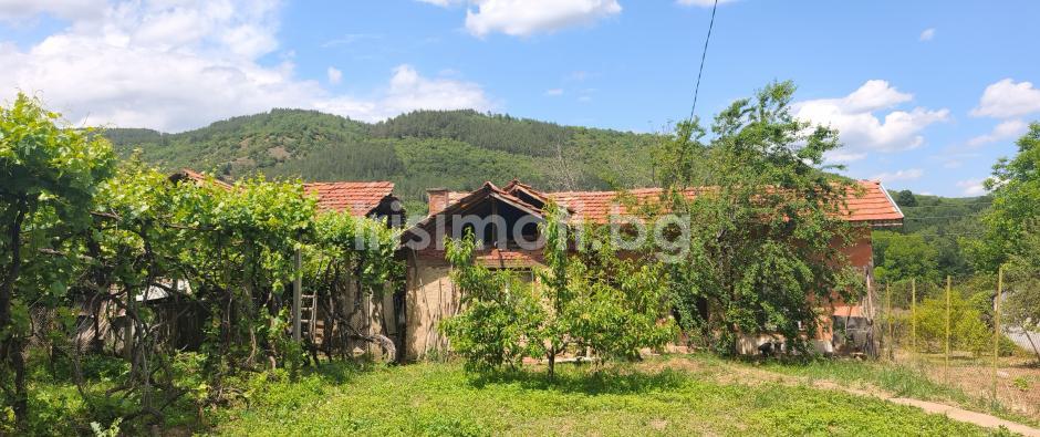 Продава, КЪЩА, област Кюстендил, с. Драговищица, 53 кв.м., Euro 35 000